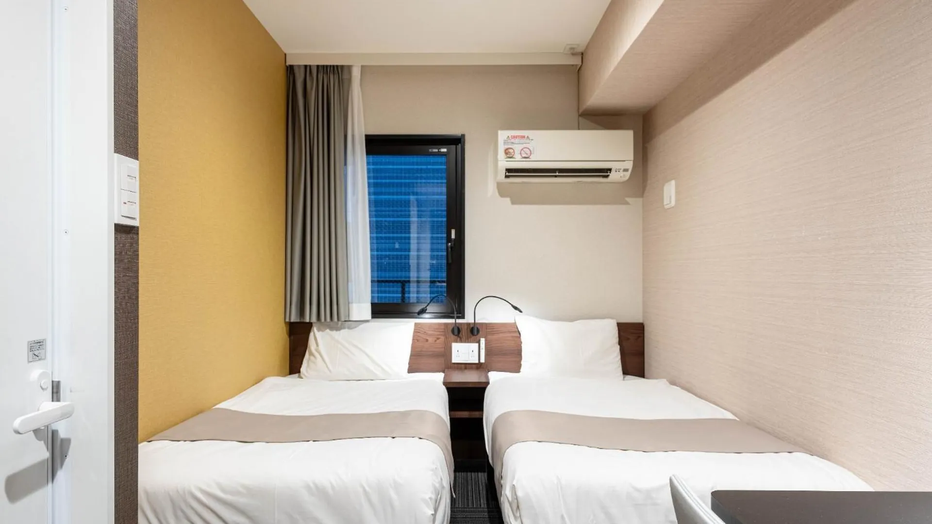 Hotel Sanrriot Osaka Honmachi - Vacation Stay 21229V 0*,  Japón